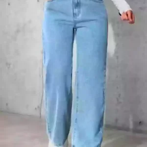 STRAIGHT FIT FADED JEANS